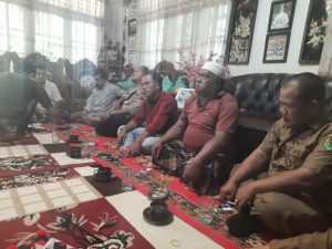 Wujudkan Kehadiran Polri, Bhabinkamtibmas Ikuti Musyawarah RKPDes Desa Sihopur