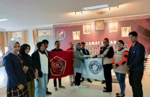 Mahasiswa UGNP Serahkan Bantuan Untuk Masyarakat Taput