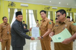 Wali Kota Lantik pejabat eselon II dan eselon III, IV di lingkungan Pemkot Padang Sidempuan.