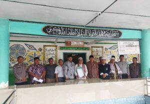 Ketua Yayasan Syekh Zainal Abidin Serahkan SK Revisi BKM Ke Ketua Terpilih