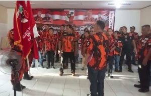 Anwar Matondang Ketua Terpilih PAC Pemuda Pancasila Batang Toru Terima Bendera Pataka