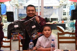 Bupati Tapsel Serahkan Seekor Kerbau Kepada IKAPSI