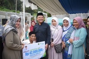 Bupati Tapsel : Ramadhan Ajarkan Kita Untuk Saling Berbagi