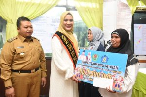 Bupati Tapsel Apresiasi Guru PAUD Terbaik Peserta Diklat Berjenjang