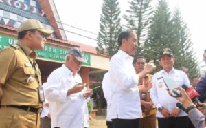 Presiden RI Terima Aspirasi Tenaga Honorer Kab. Padang Lawas Yang Diberhentikan Sepihak.