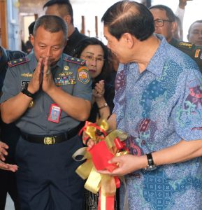 Sangat Luarbiasa TNI AL Memang Terlihat Kompak dan Paham cara Menghormati Seniornya
