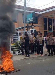 Mahasiswa Dan Pemuda Geruduk Kantor Kejari Padangsidimpuan, Lambok Dinilai Lamban Tangani Kasus Korupsi