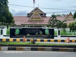 Kabag Kesra Seakan Perintahkan Walikota Padangsidimpuan Jawab Surat Konfirmasi Media.